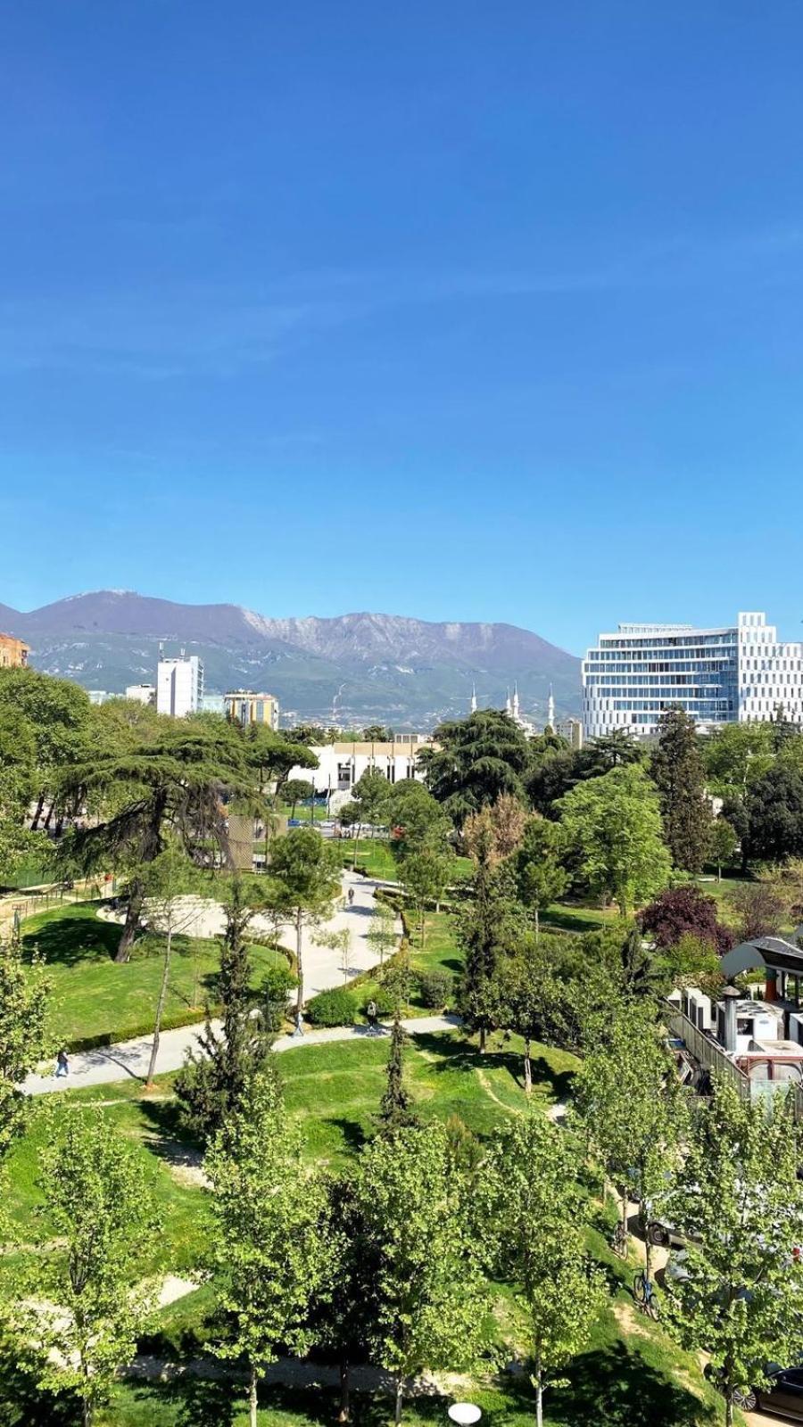 Bianca Vista * Tirana